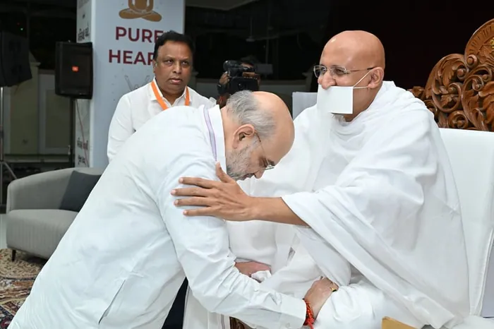 Shri Amit Shah with Param Gurudev Shree Namramuni Maharaj Saheb